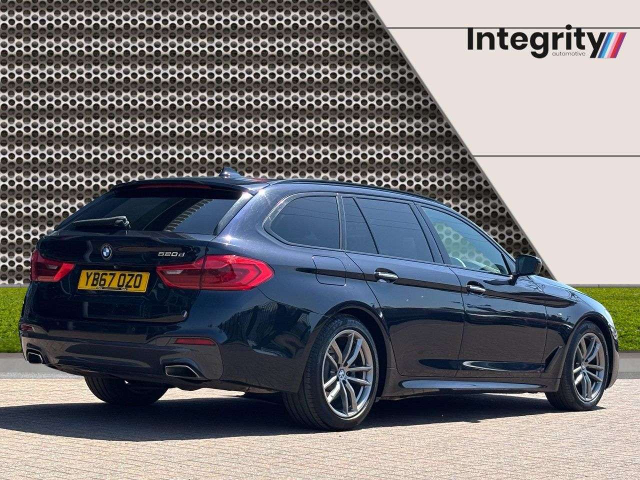 A 2017 BMW 5 SERIES 2.0 520d M Sport Touring 5dr Diesel Auto Euro 6 (s/s) (190 ps) A 2017 BMW 5 SERIES 2.0 520d M Sport Touring 5dr Diesel Auto Euro 6 (s/s) (190 ps)