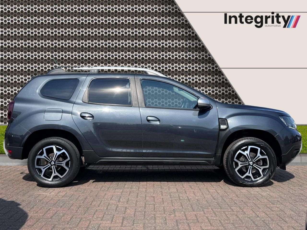 A 2020 DACIA DUSTER 1.3 TCe Prestige SUV 5dr Petrol Manual Euro 6 (s/s) (130 ps) Reverse Camera A 2020 DACIA DUSTER 1.3 TCe Prestige SUV 5dr Petrol Manual Euro 6 (s/s) (130 ps) Reverse Camera