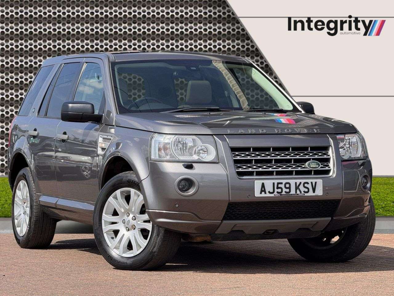 A 2009 LAND ROVER FREELANDER 2 2.2 TD4 HSE SUV 5dr Diesel Auto 4WD Euro 4 (160 ps) Premium Pack | Almond L A 2009 LAND ROVER FREELANDER 2 2.2 TD4 HSE SUV 5dr Diesel Auto 4WD Euro 4 (160 ps) Premium Pack | Almond L