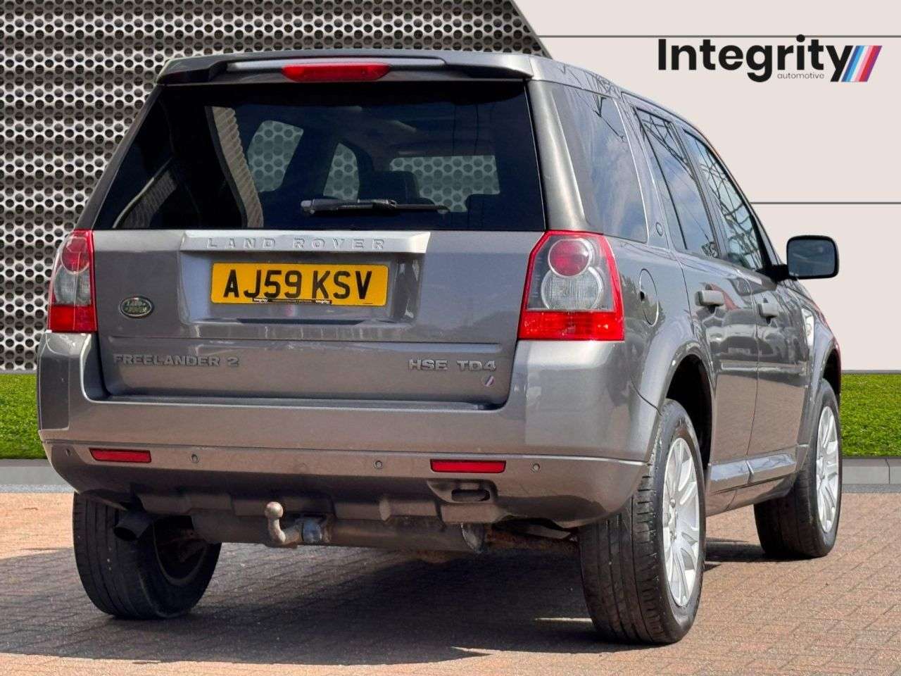 A 2009 LAND ROVER FREELANDER 2 2.2 TD4 HSE SUV 5dr Diesel Auto 4WD Euro 4 (160 ps) Premium Pack | Almond L A 2009 LAND ROVER FREELANDER 2 2.2 TD4 HSE SUV 5dr Diesel Auto 4WD Euro 4 (160 ps) Premium Pack | Almond L
