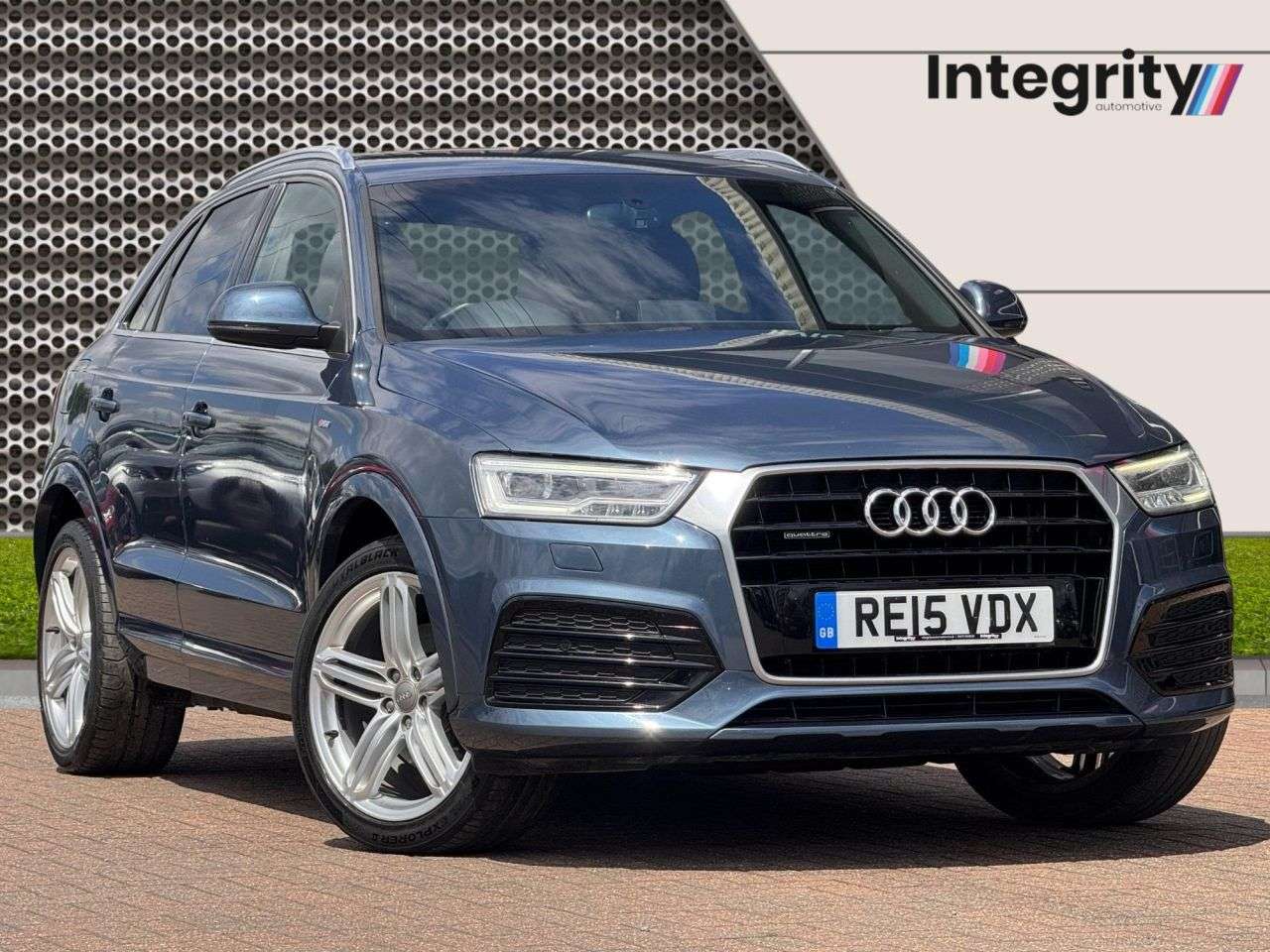 A 2015 AUDI Q3 2.0 TDI S line Plus SUV 5dr Diesel Manual quattro Euro 6 (s/s) (150 ps) A 2015 AUDI Q3 2.0 TDI S line Plus SUV 5dr Diesel Manual quattro Euro 6 (s/s) (150 ps)