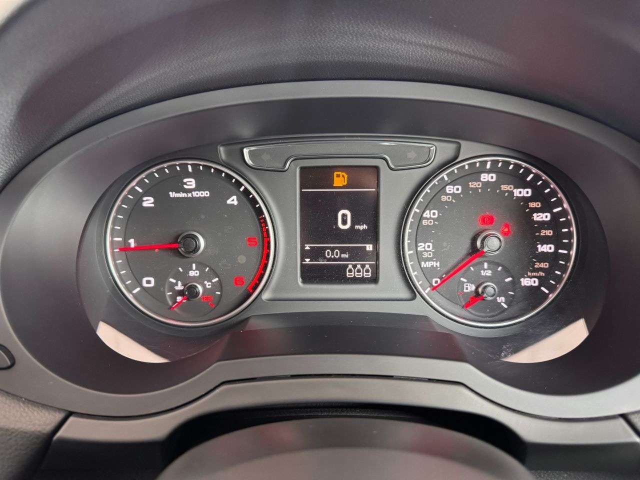 2015 AUDI Q3 2015 AUDI Q3