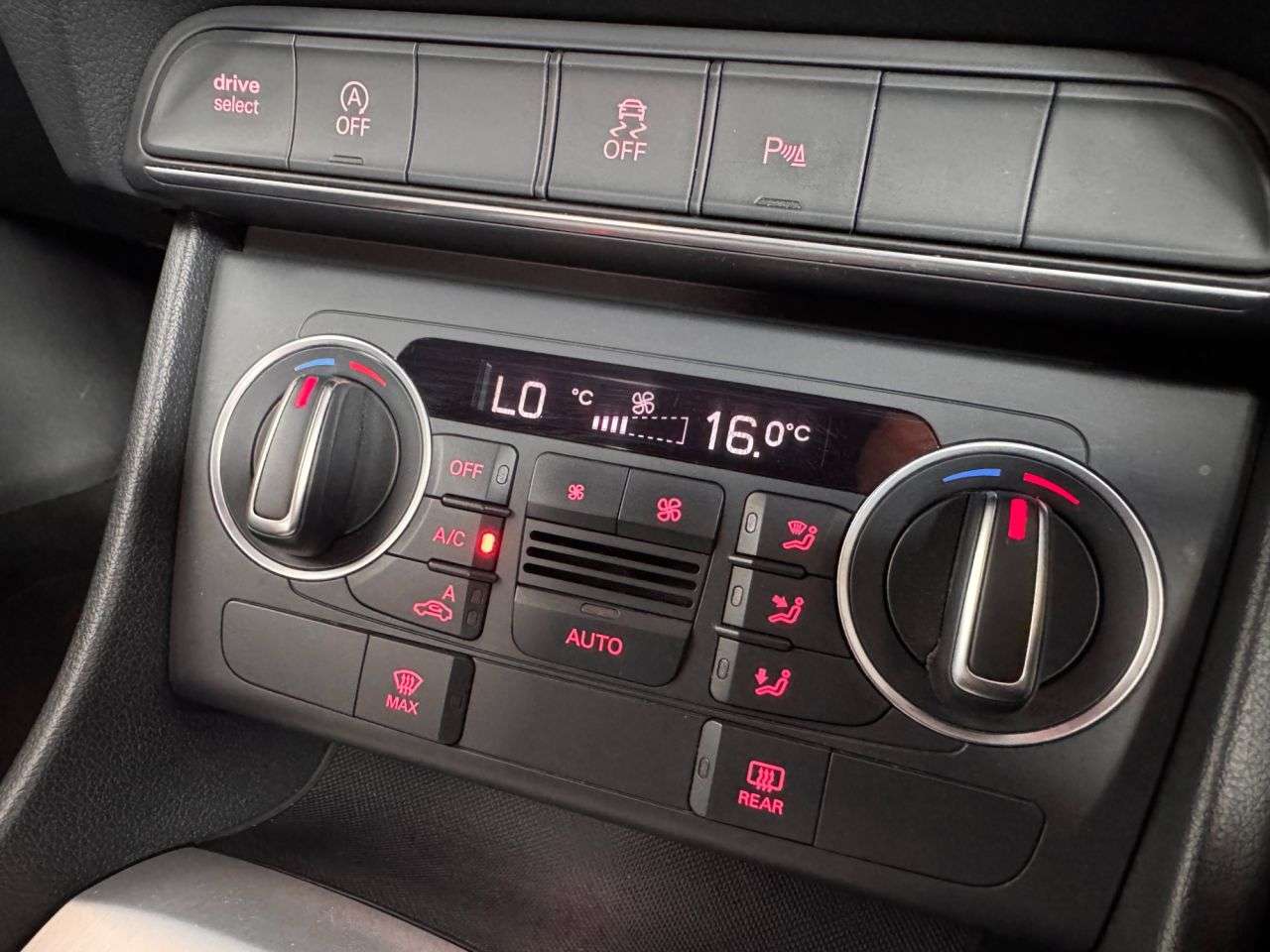 2015 AUDI Q3 2015 AUDI Q3