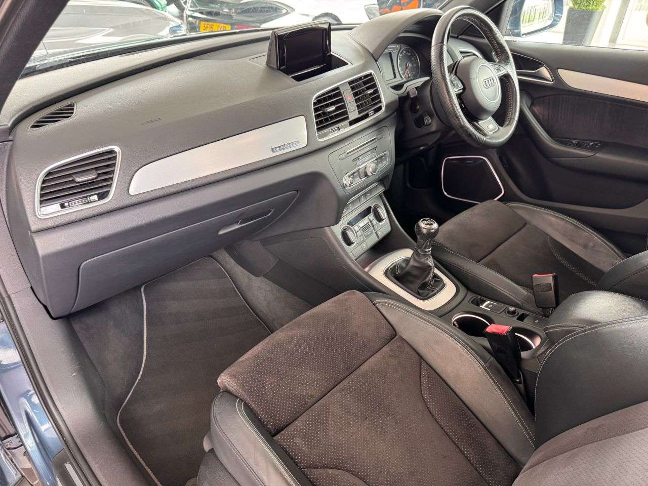 2015 AUDI Q3 2015 AUDI Q3