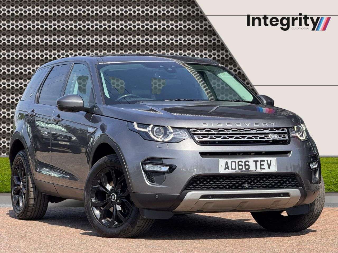 A 2016 LAND ROVER DISCOVERY SPORT 2.0 TD4 HSE SUV 5dr Diesel Auto 4WD Euro 6 (s/s) (180 ps) A 2016 LAND ROVER DISCOVERY SPORT 2.0 TD4 HSE SUV 5dr Diesel Auto 4WD Euro 6 (s/s) (180 ps)
