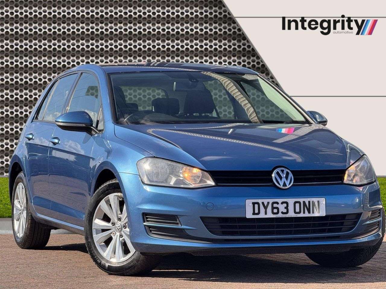 A 2013 VOLKSWAGEN GOLF 1.4 TSI BlueMotion Tech SE Hatchback 5dr Petrol Manual Euro 5 (s/s) (122 ps A 2013 VOLKSWAGEN GOLF 1.4 TSI BlueMotion Tech SE Hatchback 5dr Petrol Manual Euro 5 (s/s) (122 ps
