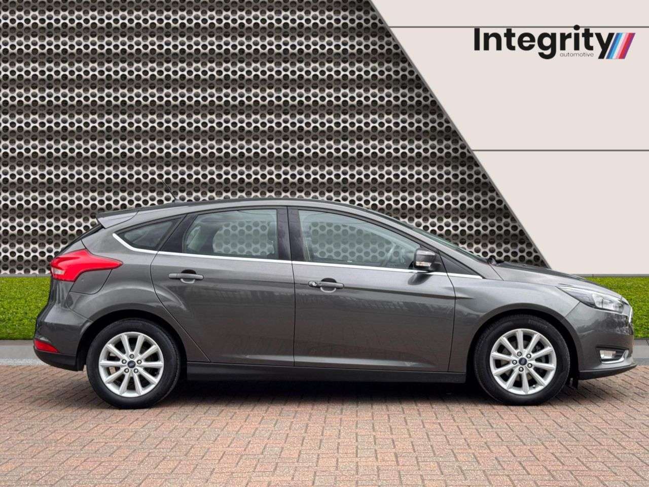 A 2018 FORD FOCUS 1.0T EcoBoost Titanium Hatchback 5dr Petrol Manual Euro 6 (s/s) (125 ps) Sy A 2018 FORD FOCUS 1.0T EcoBoost Titanium Hatchback 5dr Petrol Manual Euro 6 (s/s) (125 ps) Sy