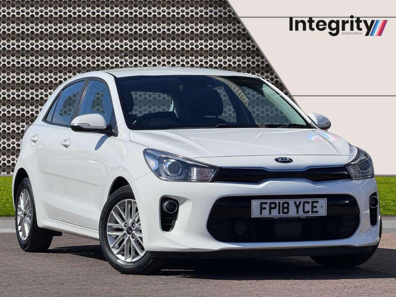 A 2018 KIA RIO 1.25 2 Hatchback 5dr Petrol Manual Euro 6 (s/s) (83 bhp) Apple CarPlay | An A 2018 KIA RIO 1.25 2 Hatchback 5dr Petrol Manual Euro 6 (s/s) (83 bhp) Apple CarPlay | An