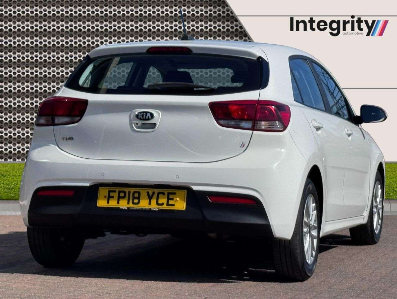 A 2018 KIA RIO 1.25 2 Hatchback 5dr Petrol Manual Euro 6 (s/s) (83 bhp) Apple CarPlay | An A 2018 KIA RIO 1.25 2 Hatchback 5dr Petrol Manual Euro 6 (s/s) (83 bhp) Apple CarPlay | An