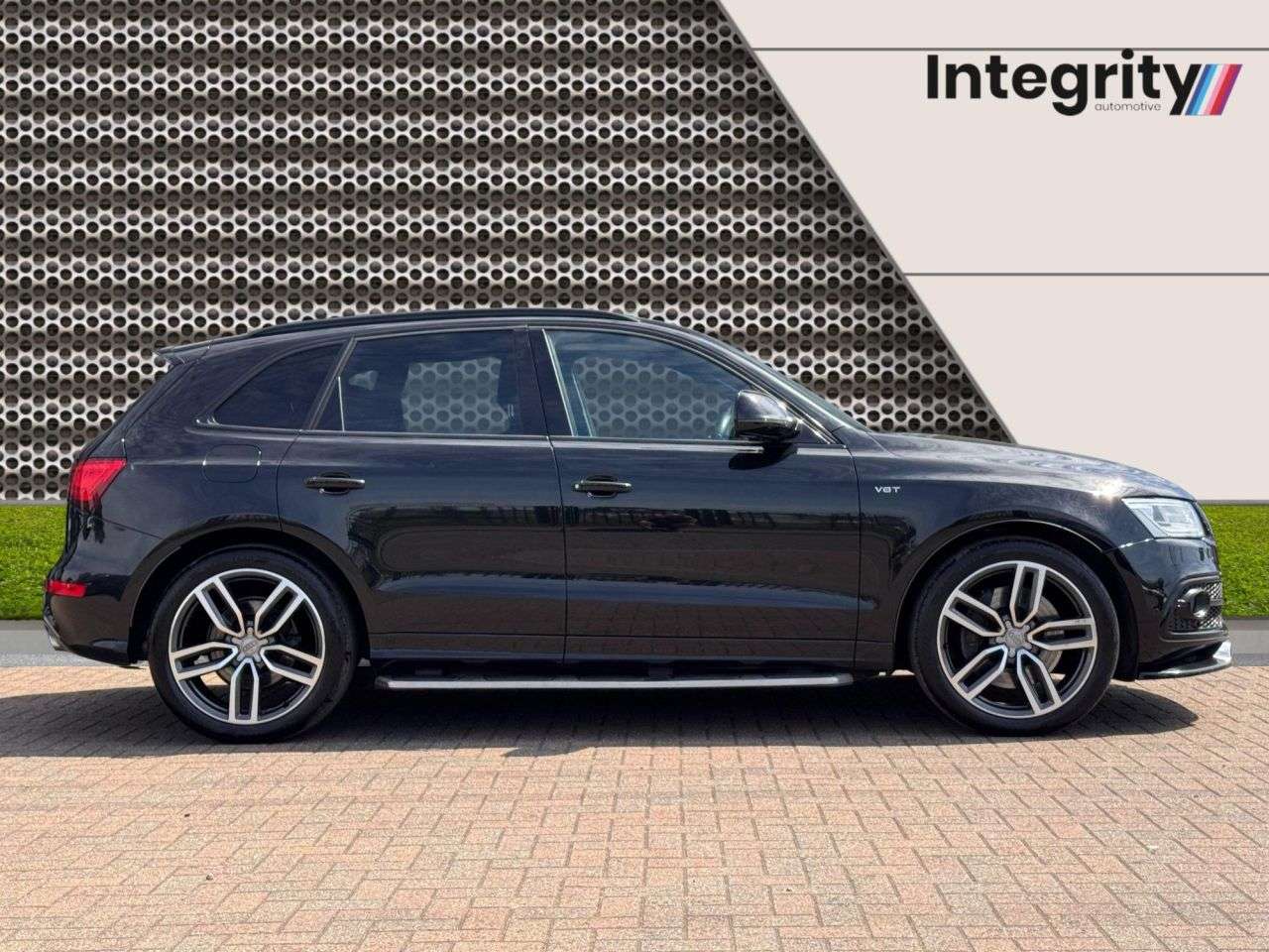 A 2016 AUDI SQ5 3.0 BiTDI V6 SUV 5dr Diesel Tiptronic quattro Euro 6 (s/s) (326 ps) A 2016 AUDI SQ5 3.0 BiTDI V6 SUV 5dr Diesel Tiptronic quattro Euro 6 (s/s) (326 ps)