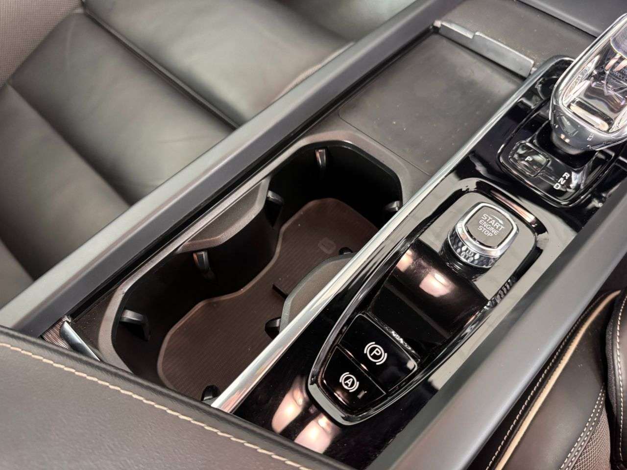2023 VOLVO S60 2023 VOLVO S60