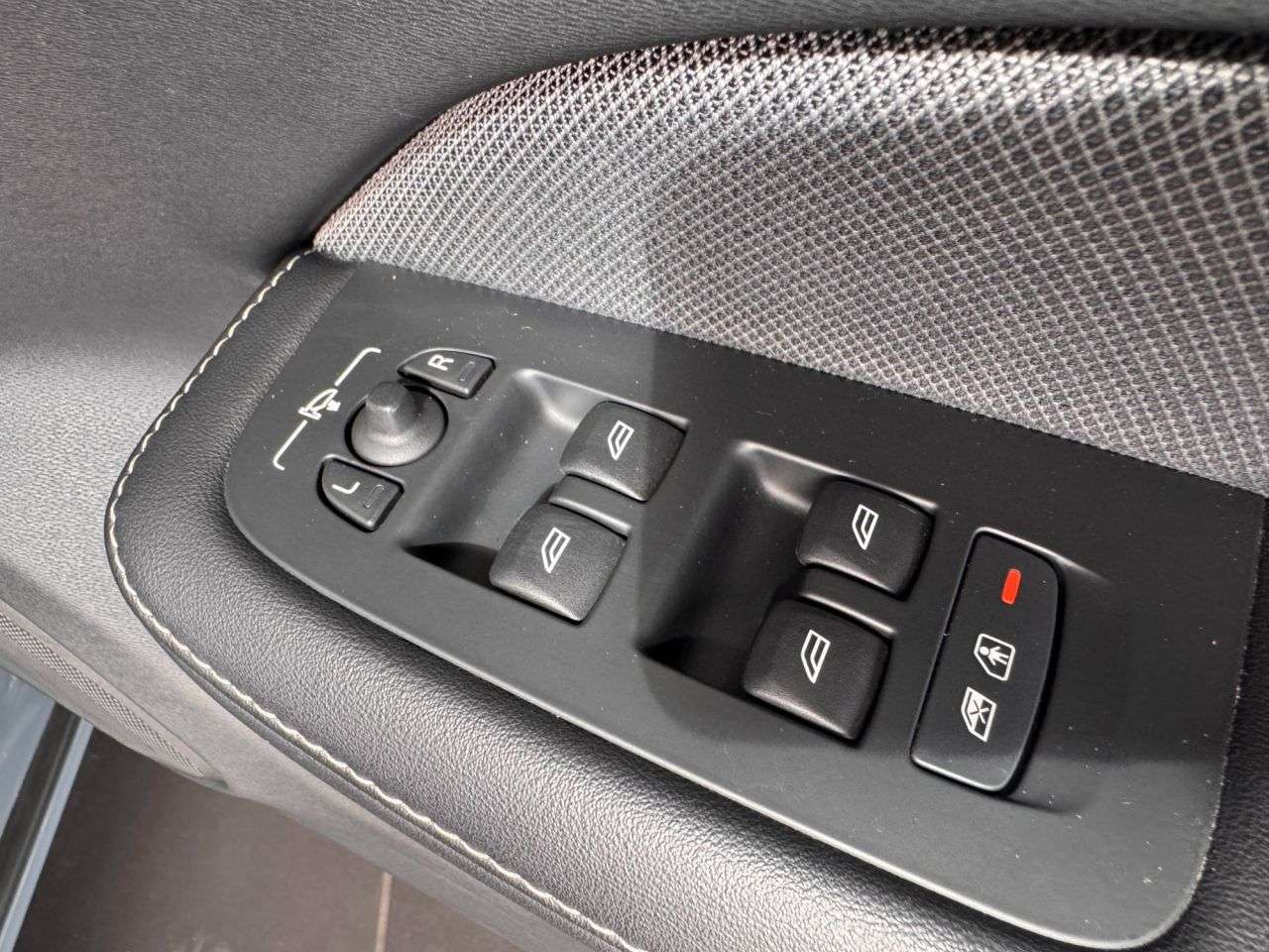 2023 VOLVO S60 2023 VOLVO S60