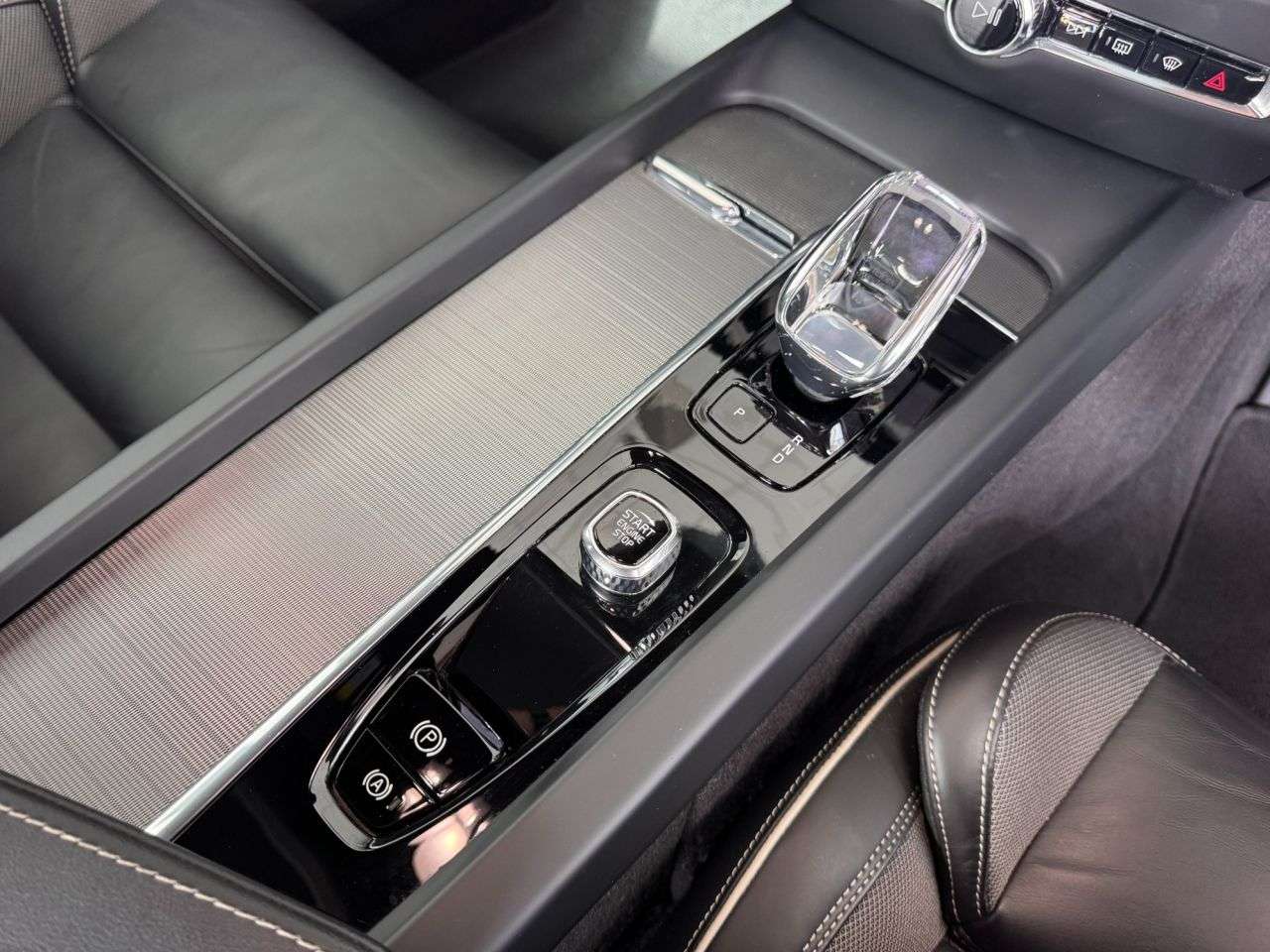 2023 VOLVO S60 2023 VOLVO S60