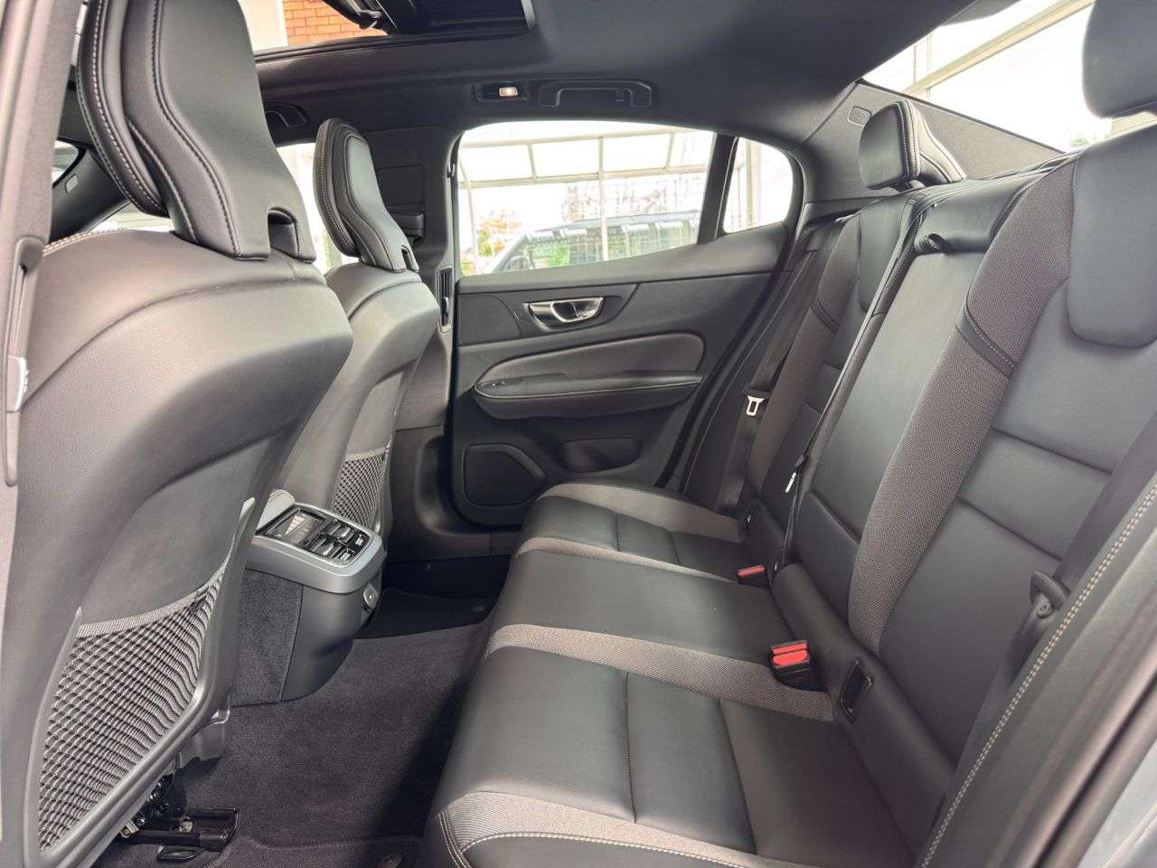 2023 VOLVO S60 2023 VOLVO S60