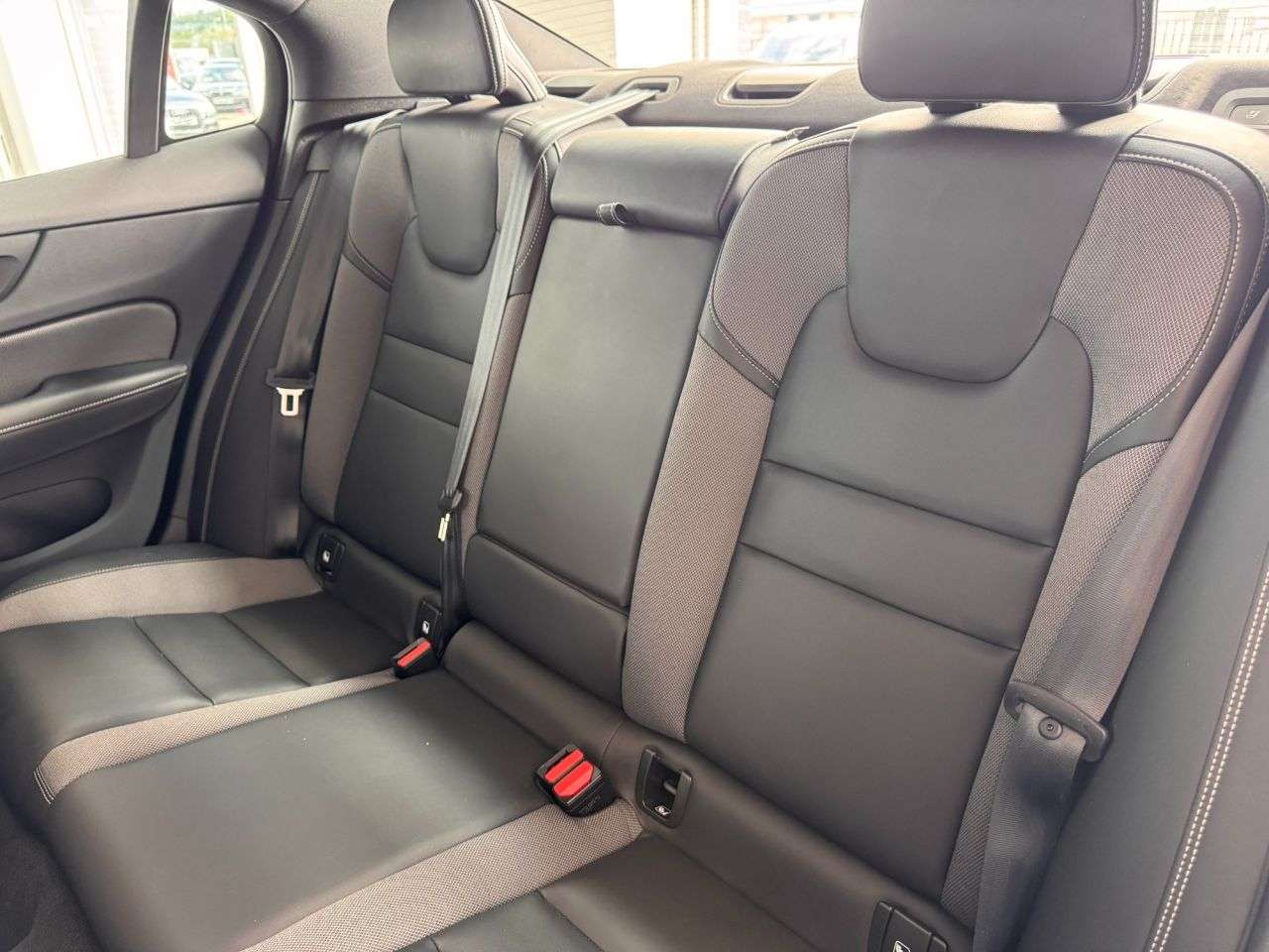 2023 VOLVO S60 2023 VOLVO S60