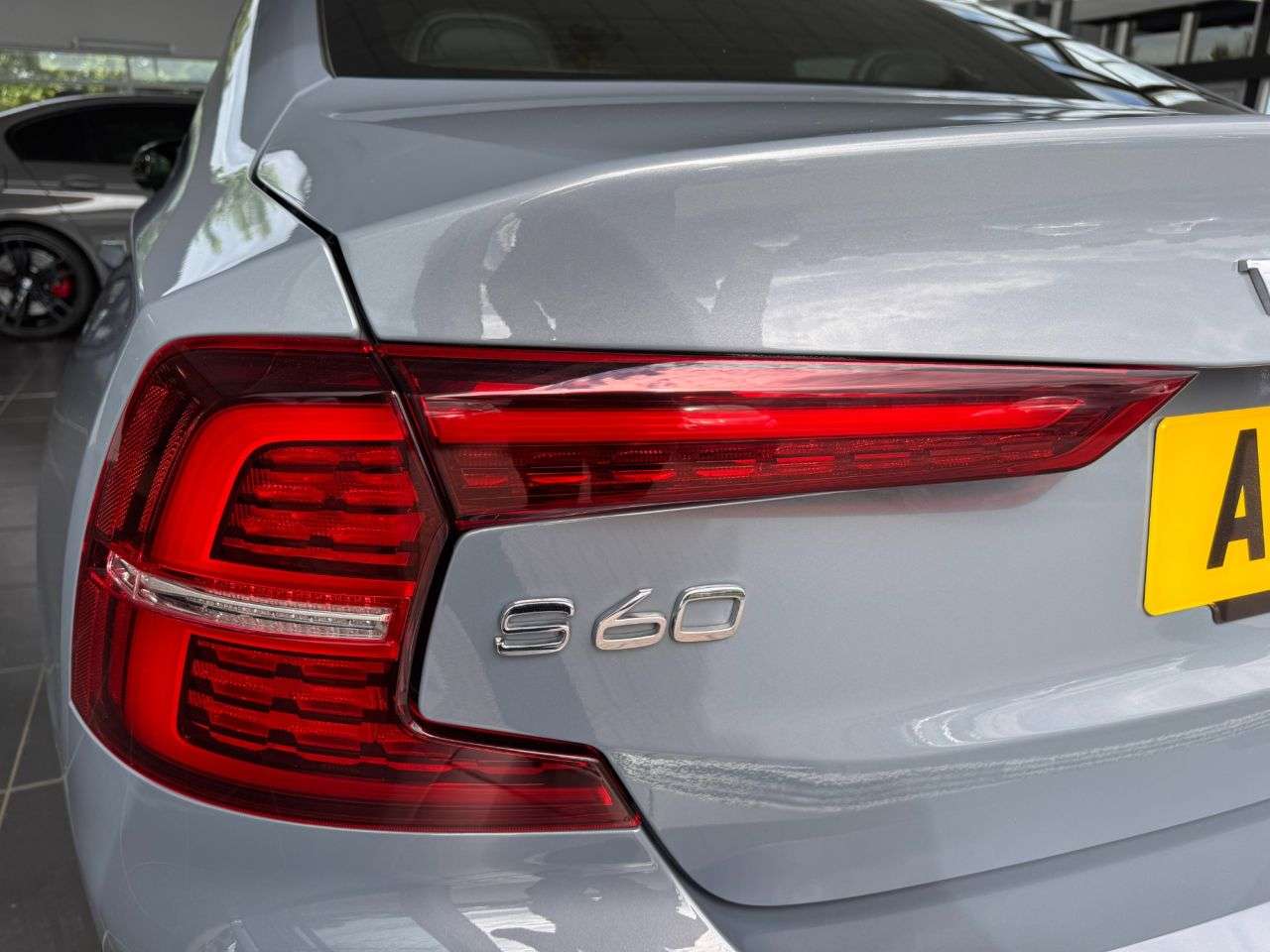 2023 VOLVO S60 2023 VOLVO S60