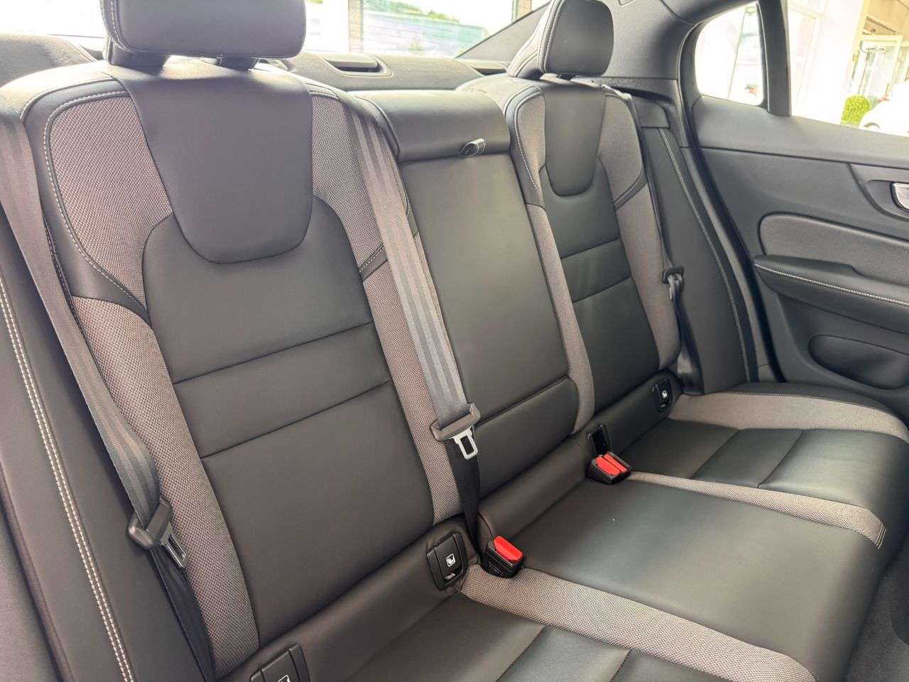 2023 VOLVO S60 2023 VOLVO S60