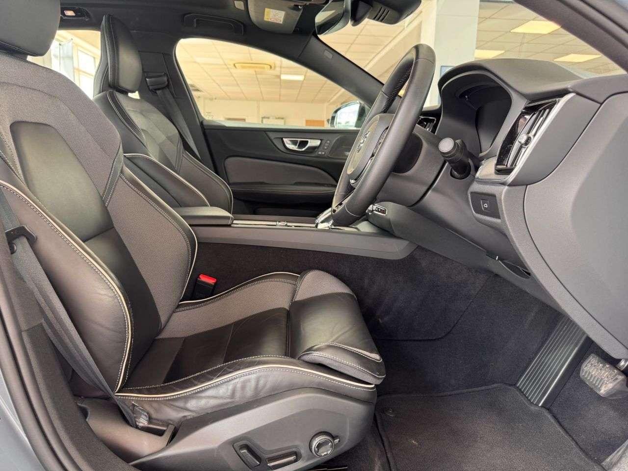 2023 VOLVO S60 2023 VOLVO S60