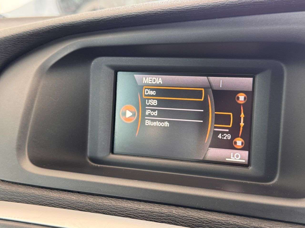 2019 VOLVO V40 2019 VOLVO V40