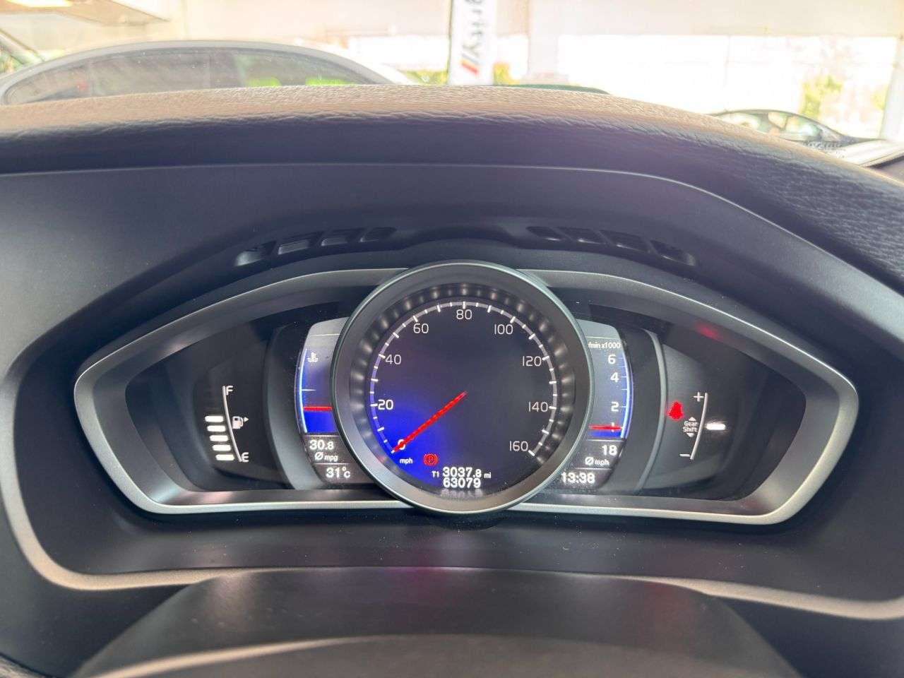 2019 VOLVO V40 2019 VOLVO V40