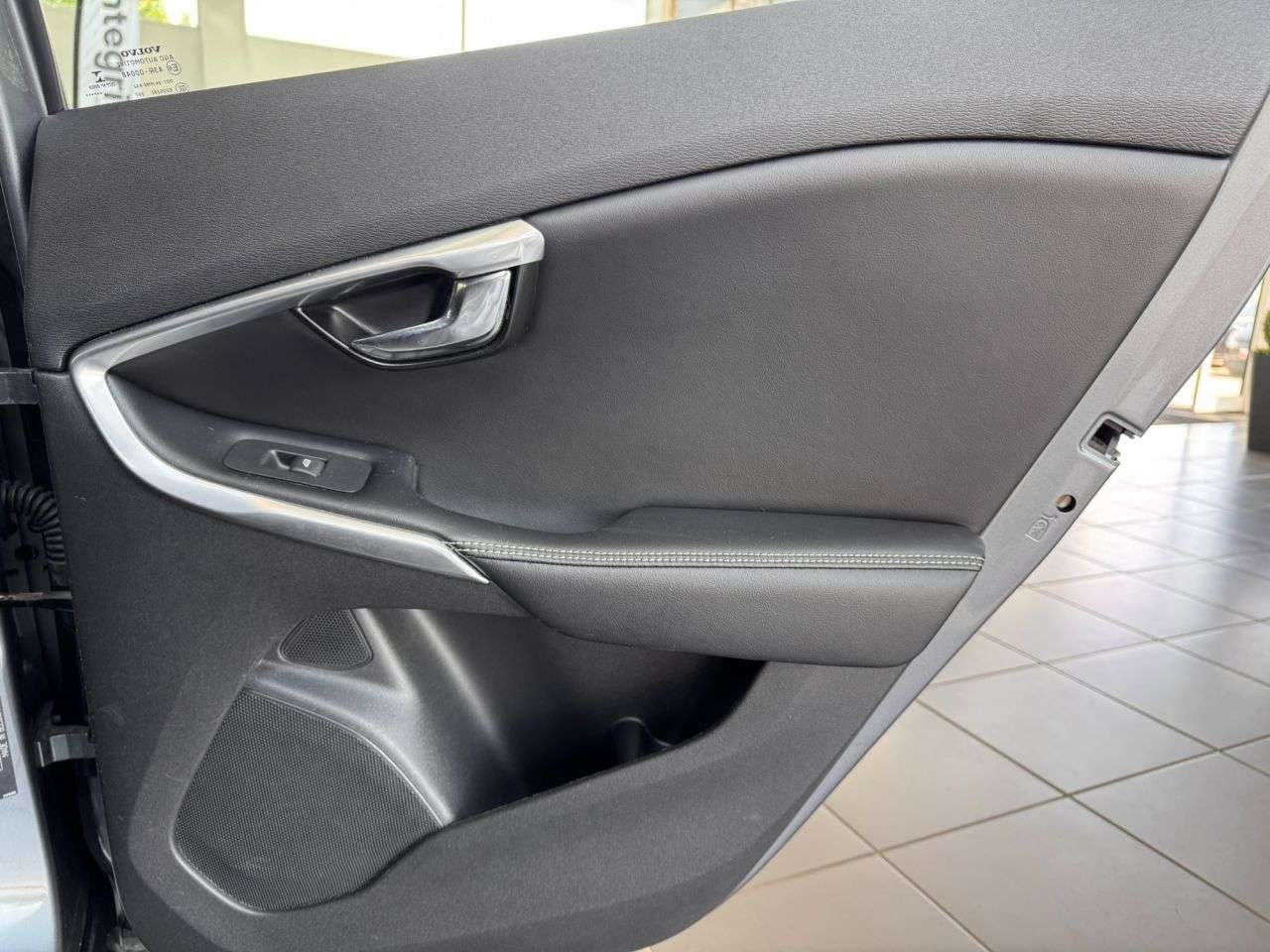2019 VOLVO V40 2019 VOLVO V40