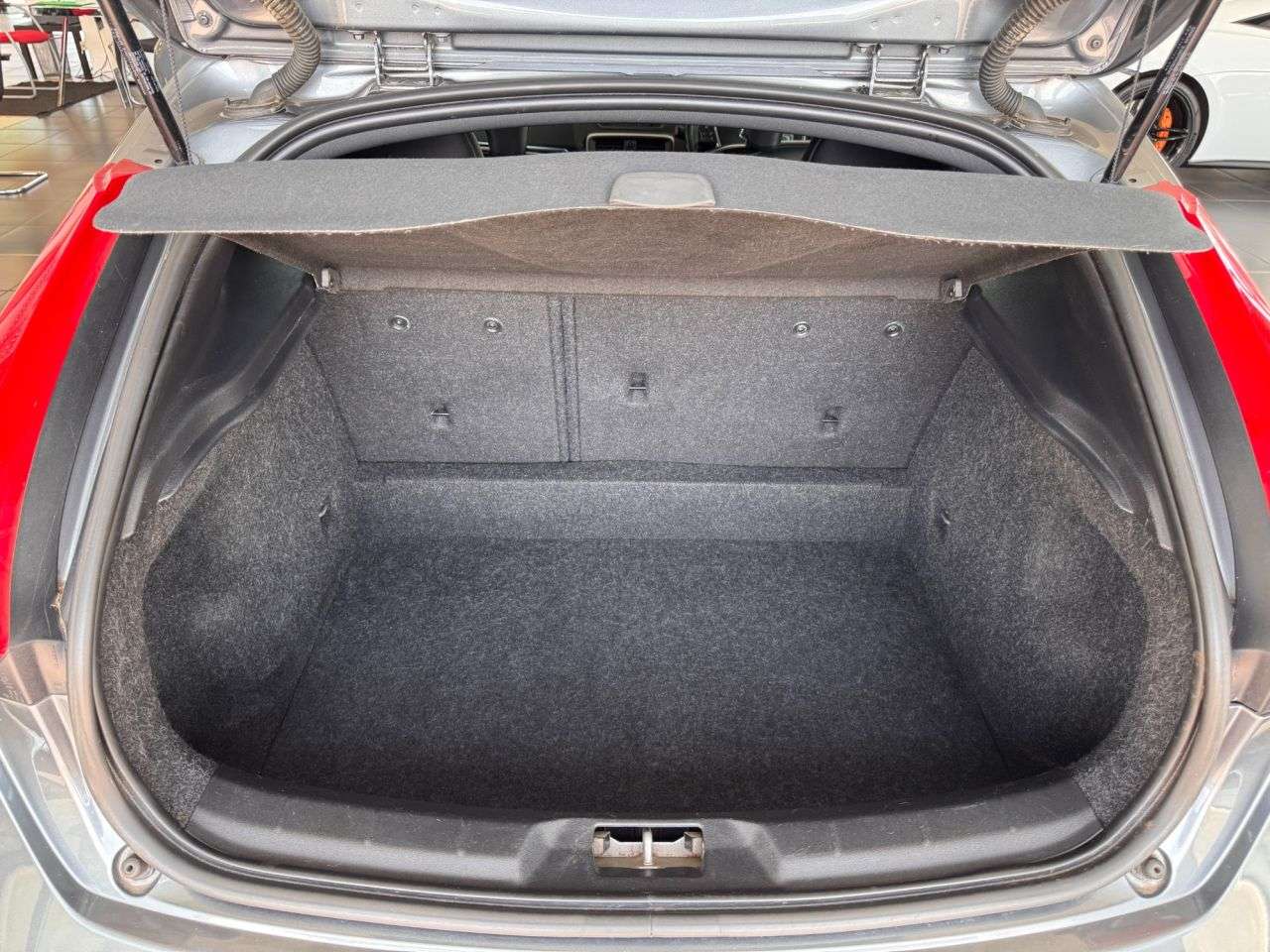 2019 VOLVO V40 2019 VOLVO V40
