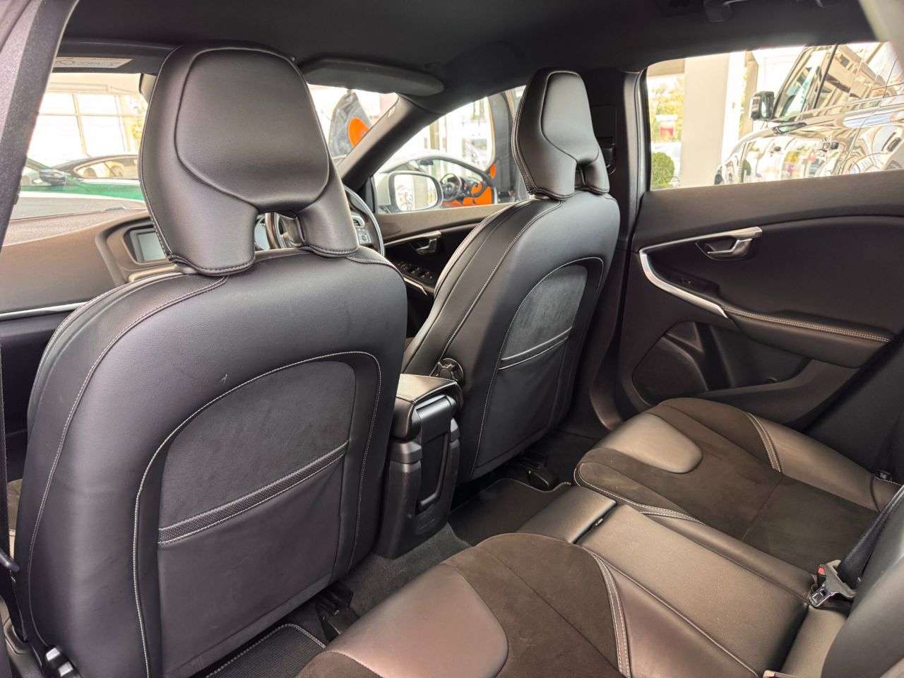 2019 VOLVO V40 2019 VOLVO V40