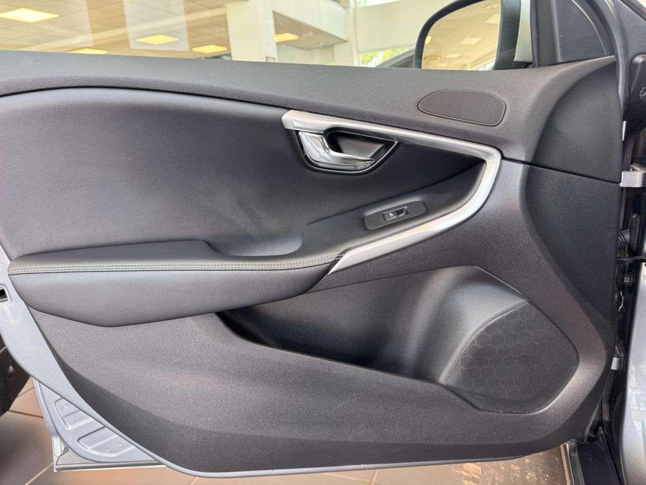 2019 VOLVO V40 2019 VOLVO V40