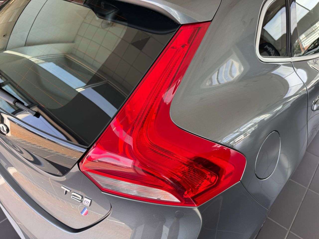 2019 VOLVO V40 2019 VOLVO V40