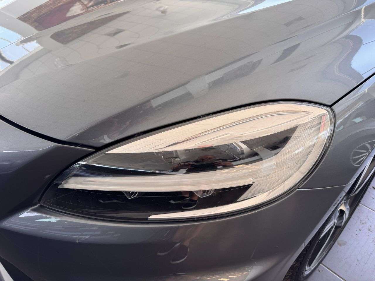 2019 VOLVO V40 2019 VOLVO V40