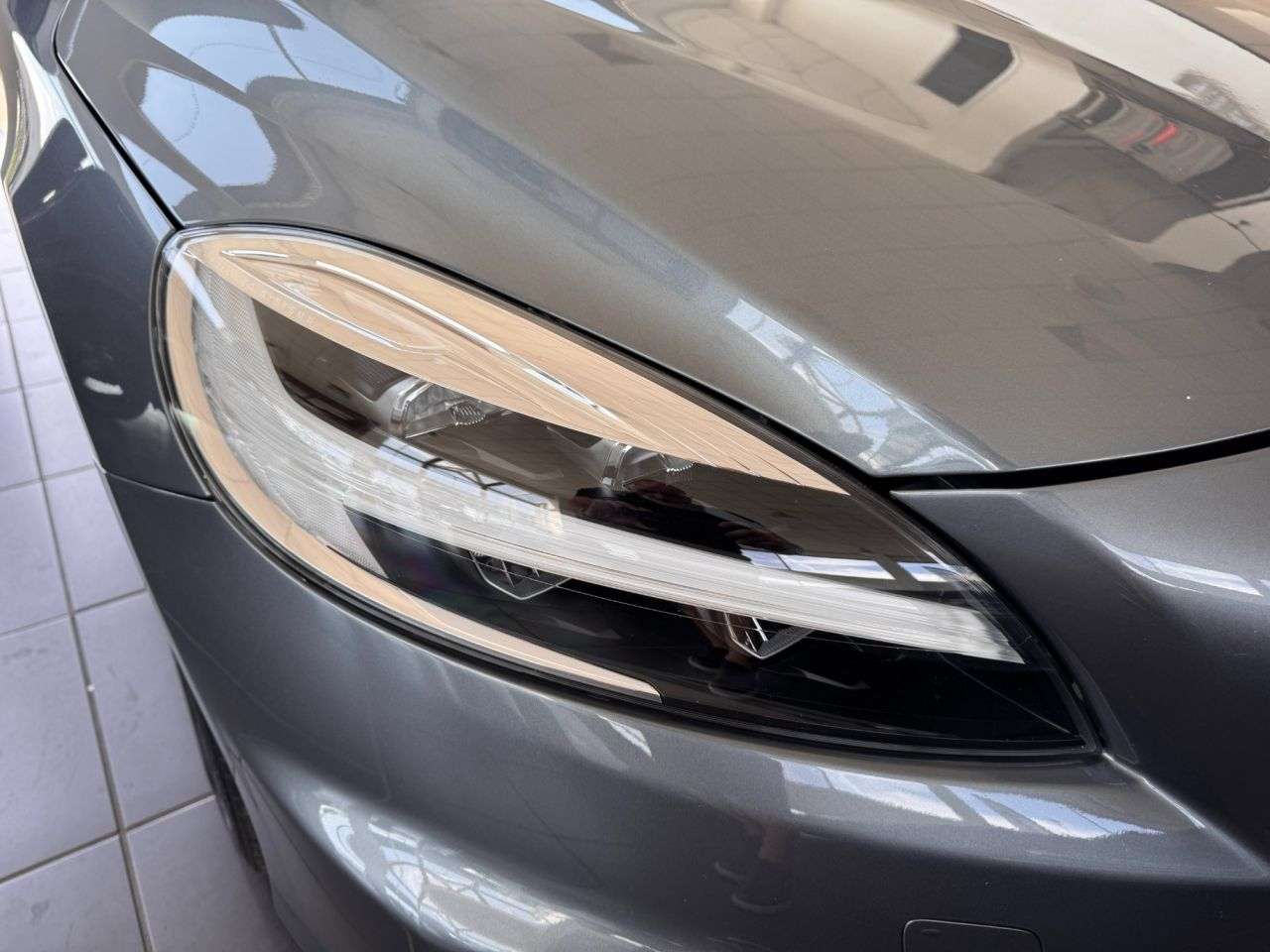 2019 VOLVO V40 2019 VOLVO V40