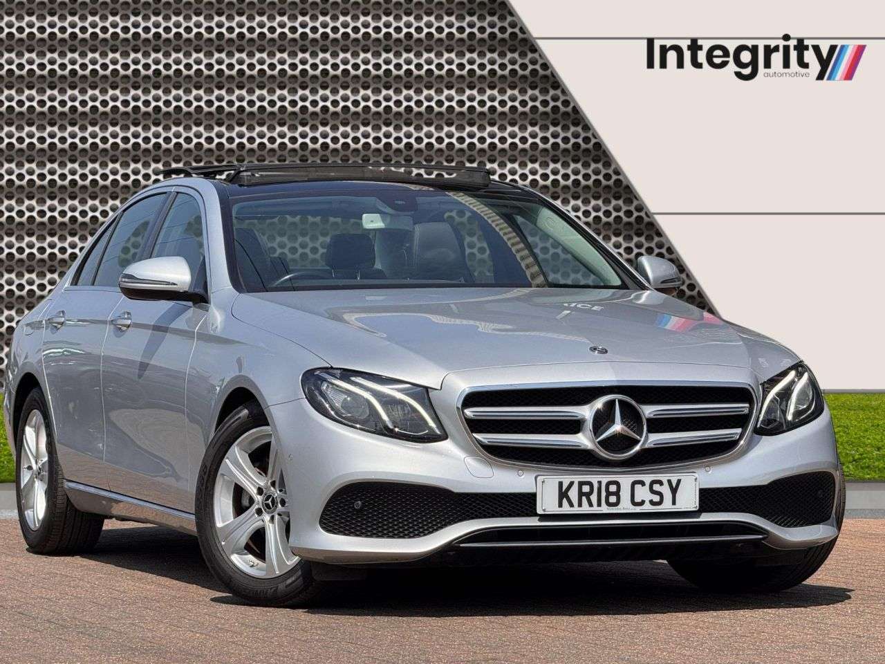 A 2018 MERCEDES-BENZ E CLASS 2.0 E220d SE (Premium) Saloon 4dr Diesel G-Tronic+ Euro 6 (s/s) (194 ps) 7 A 2018 MERCEDES-BENZ E CLASS 2.0 E220d SE (Premium) Saloon 4dr Diesel G-Tronic+ Euro 6 (s/s) (194 ps) 7