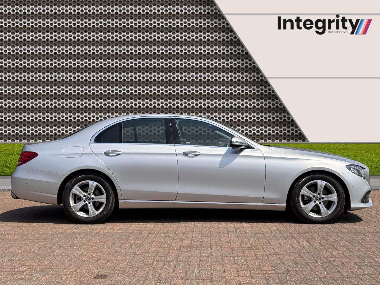 A 2018 MERCEDES-BENZ E CLASS 2.0 E220d SE (Premium) Saloon 4dr Diesel G-Tronic+ Euro 6 (s/s) (194 ps) 7 A 2018 MERCEDES-BENZ E CLASS 2.0 E220d SE (Premium) Saloon 4dr Diesel G-Tronic+ Euro 6 (s/s) (194 ps) 7
