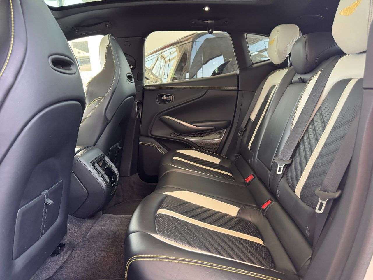 2022 ASTON MARTIN DBX 2022 ASTON MARTIN DBX