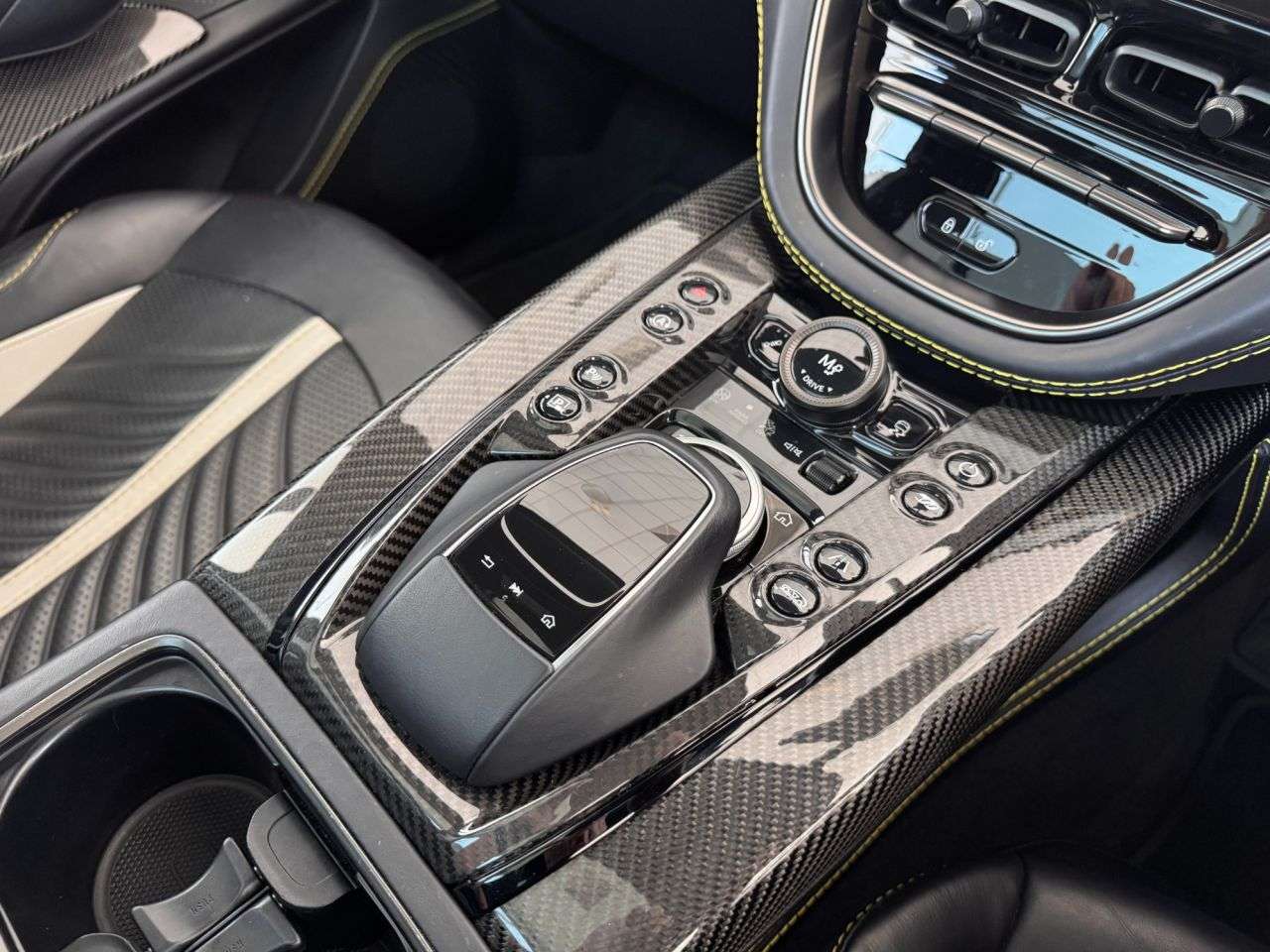 2022 ASTON MARTIN DBX 2022 ASTON MARTIN DBX