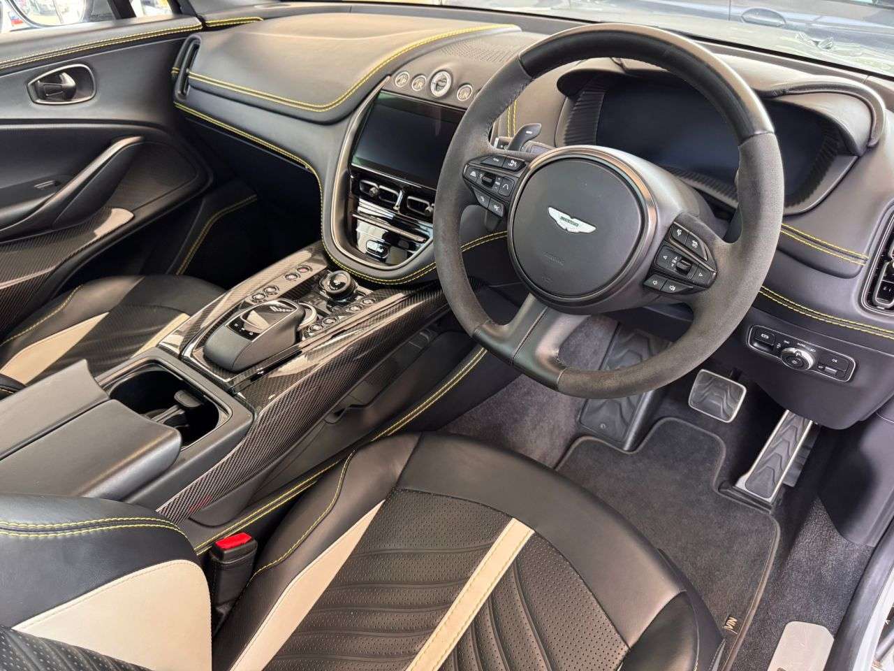 2022 ASTON MARTIN DBX 2022 ASTON MARTIN DBX