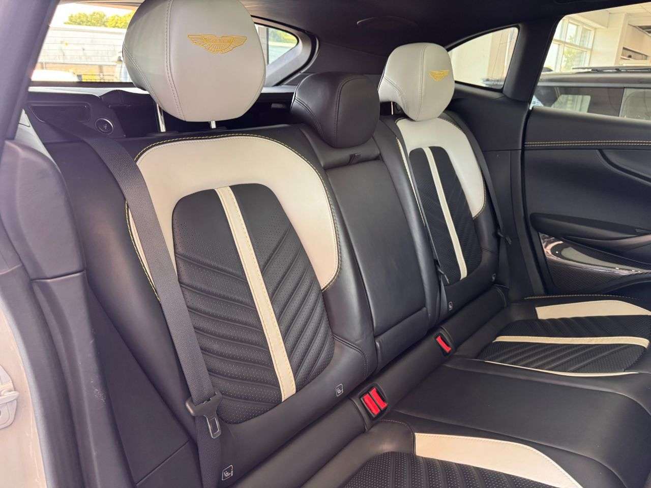 2022 ASTON MARTIN DBX 2022 ASTON MARTIN DBX