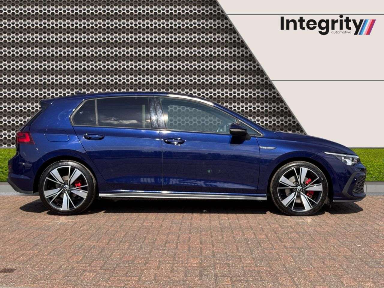 A 2021 VOLKSWAGEN GOLF 2.0 TDI GTD Hatchback 5dr Diesel DSG Euro 6 (s/s) (200 ps) Heated Steering A 2021 VOLKSWAGEN GOLF 2.0 TDI GTD Hatchback 5dr Diesel DSG Euro 6 (s/s) (200 ps) Heated Steering