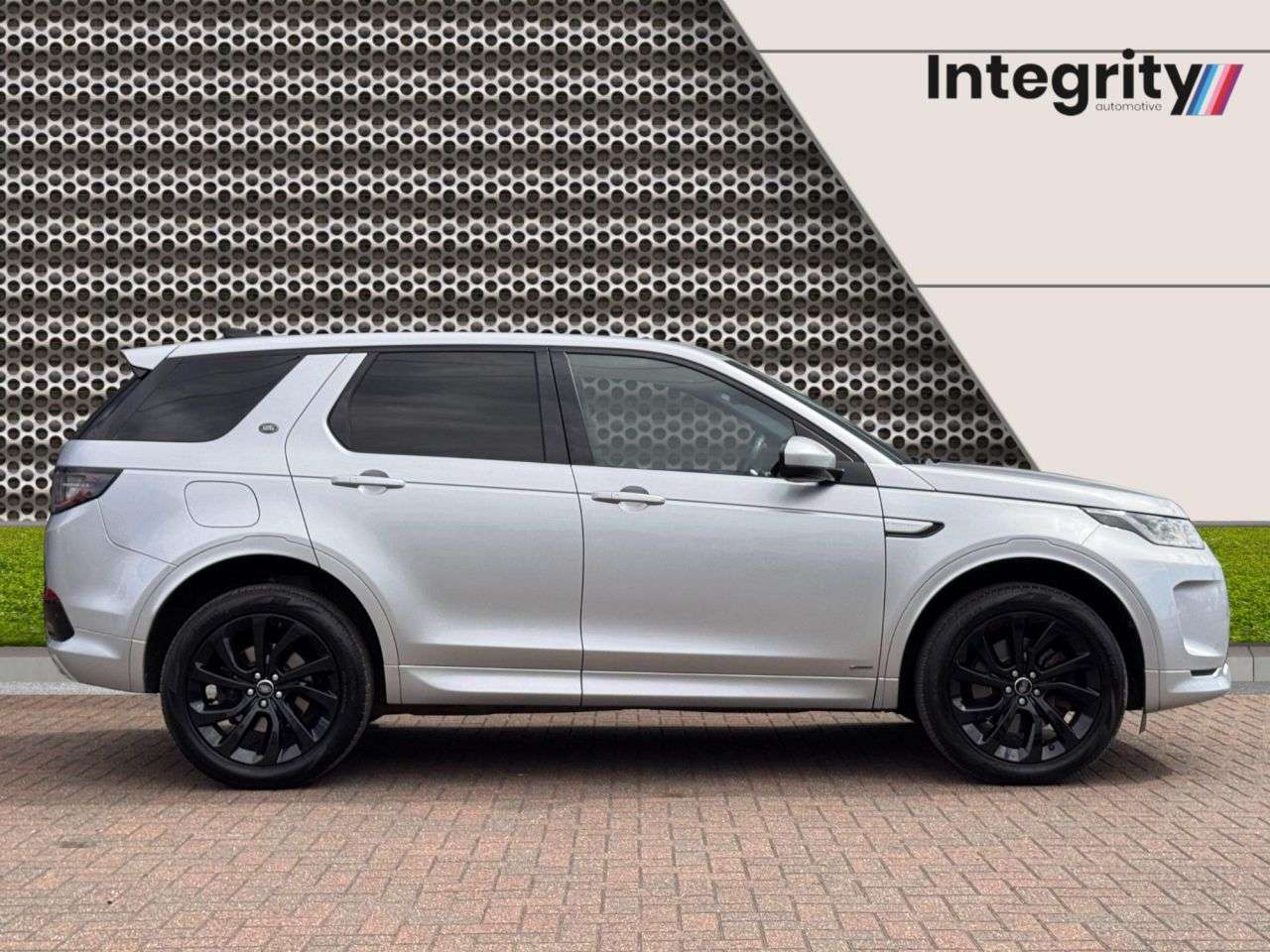 A 2020 LAND ROVER DISCOVERY SPORT 2.0 P250 MHEV R-Dynamic HSE SUV 5dr Petrol Auto 4WD Euro 6 (s/s) (250 ps) P A 2020 LAND ROVER DISCOVERY SPORT 2.0 P250 MHEV R-Dynamic HSE SUV 5dr Petrol Auto 4WD Euro 6 (s/s) (250 ps) P