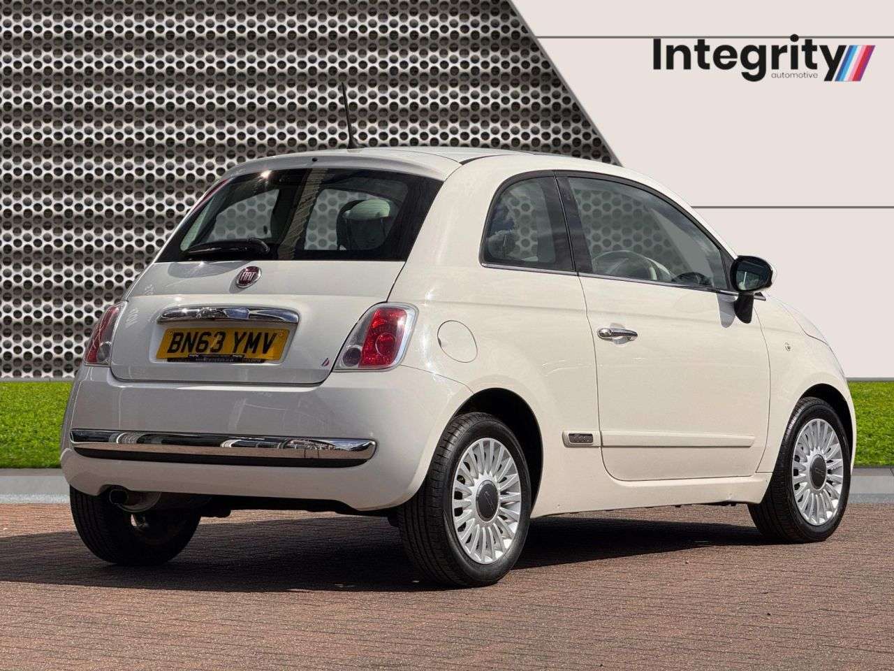 A 2013 FIAT 500 1.2 Lounge Hatchback 3dr Petrol Manual Euro 4 (69 bhp) A 2013 FIAT 500 1.2 Lounge Hatchback 3dr Petrol Manual Euro 4 (69 bhp)