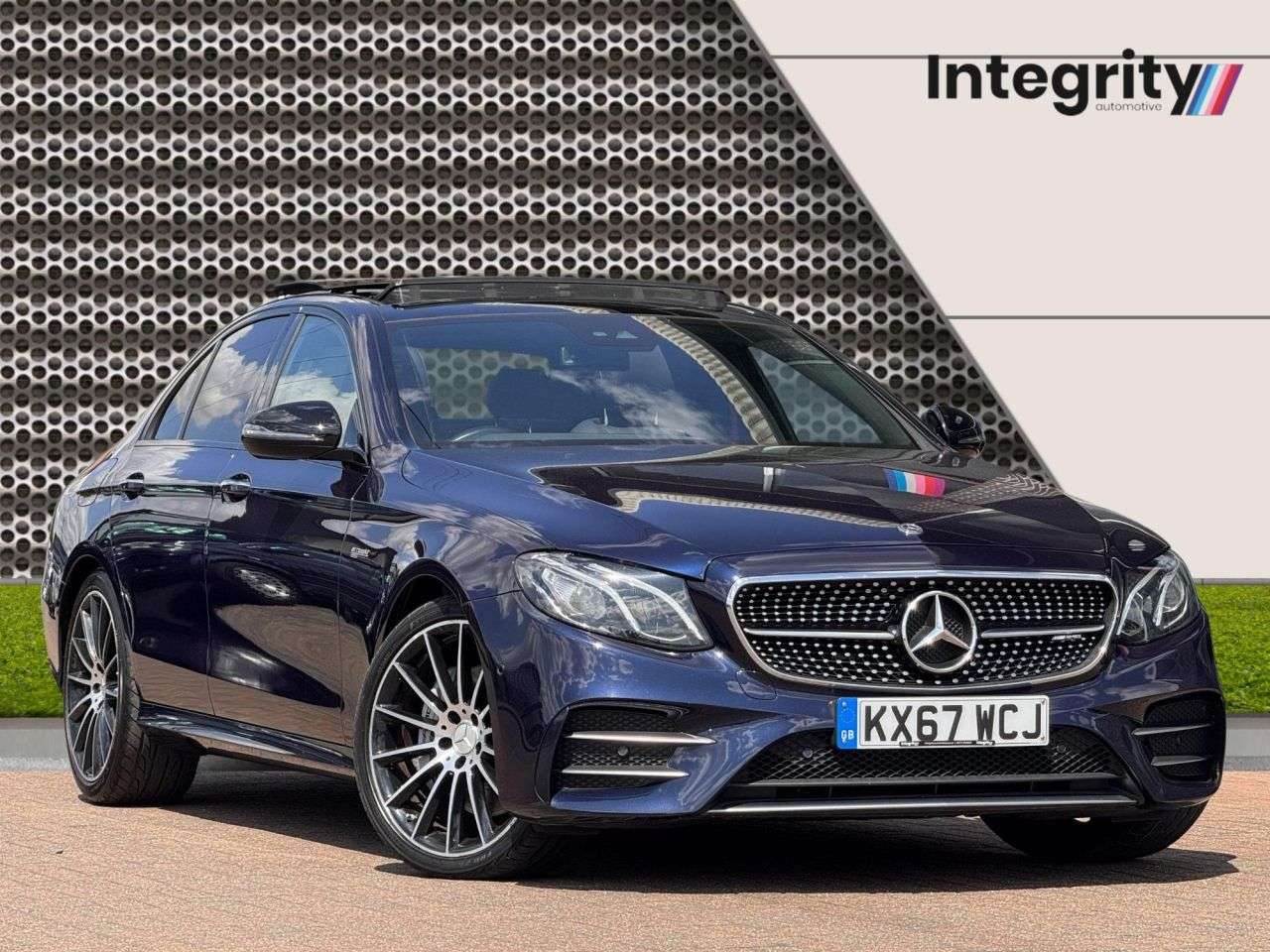 A 2017 MERCEDES-BENZ E CLASS 3.0 E43 V6 AMG (Premium) Saloon 4dr Petrol G-Tronic+ 4MATIC Euro 6 (s/s) (4 A 2017 MERCEDES-BENZ E CLASS 3.0 E43 V6 AMG (Premium) Saloon 4dr Petrol G-Tronic+ 4MATIC Euro 6 (s/s) (4