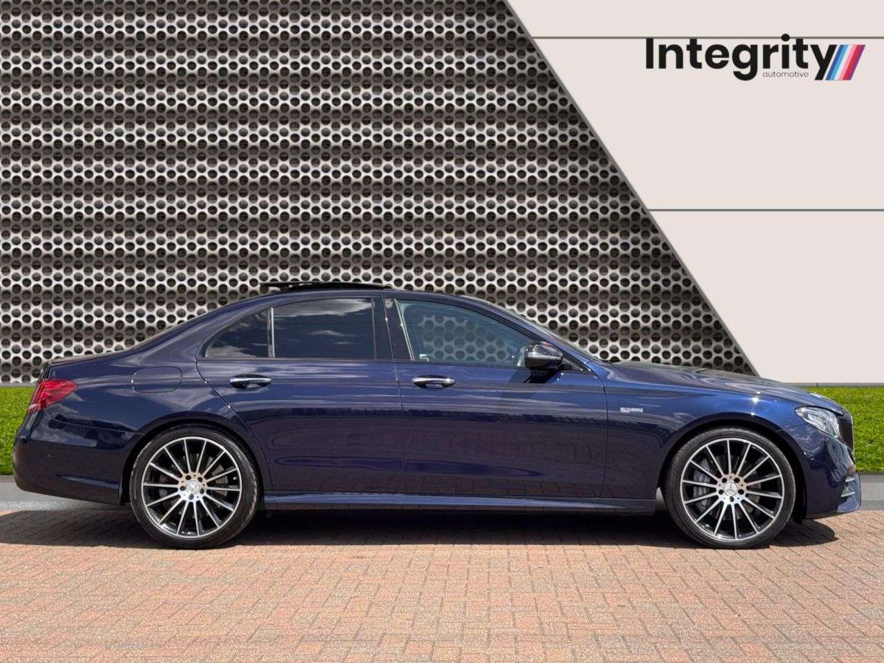A 2017 MERCEDES-BENZ E CLASS 3.0 E43 V6 AMG (Premium) Saloon 4dr Petrol G-Tronic+ 4MATIC Euro 6 (s/s) (4 A 2017 MERCEDES-BENZ E CLASS 3.0 E43 V6 AMG (Premium) Saloon 4dr Petrol G-Tronic+ 4MATIC Euro 6 (s/s) (4