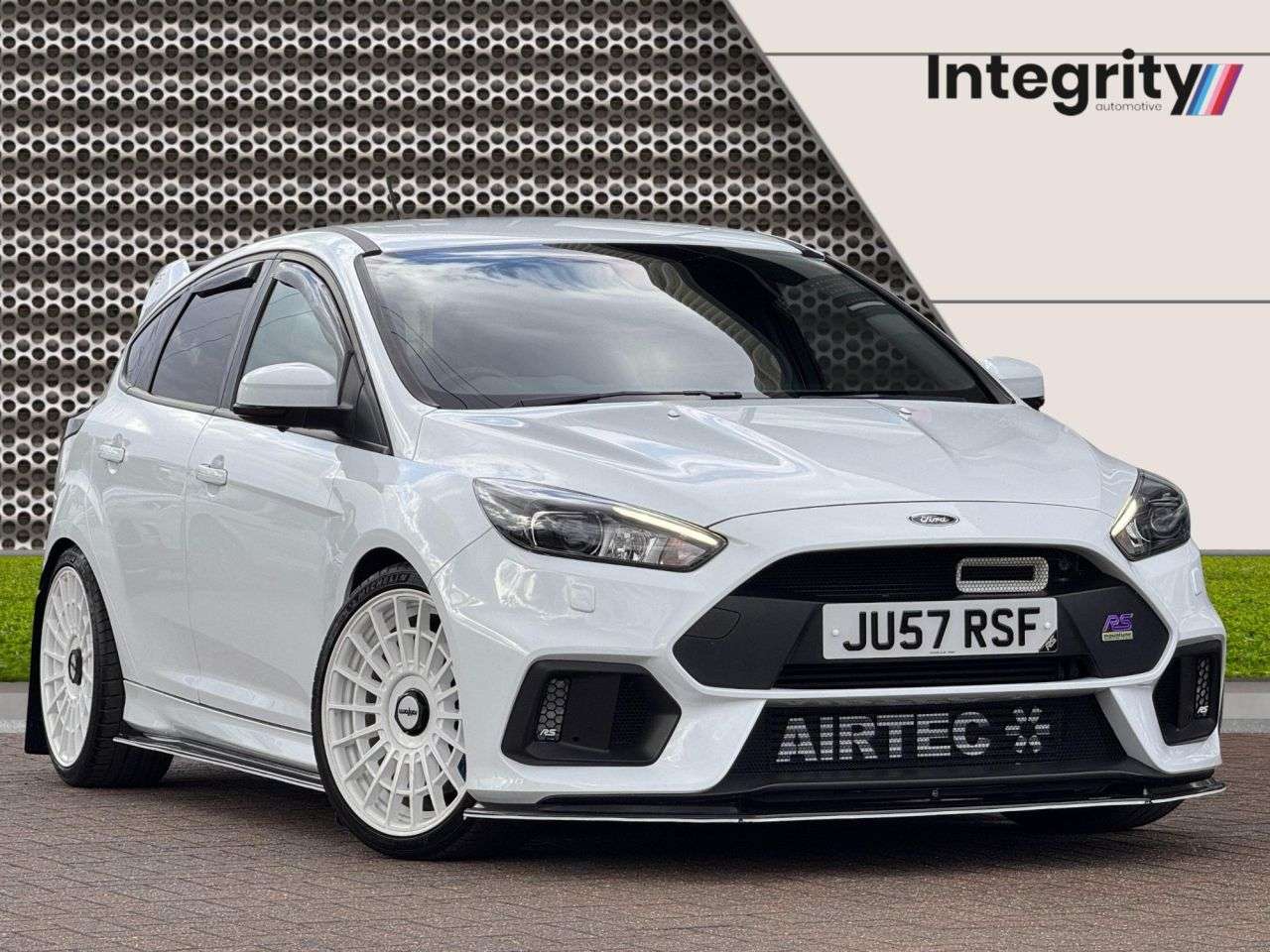 A 2017 FORD FOCUS 2.3T EcoBoost RS Hatchback 5dr Petrol Manual AWD Euro 6 (s/s) (350 ps) A 2017 FORD FOCUS 2.3T EcoBoost RS Hatchback 5dr Petrol Manual AWD Euro 6 (s/s) (350 ps)
