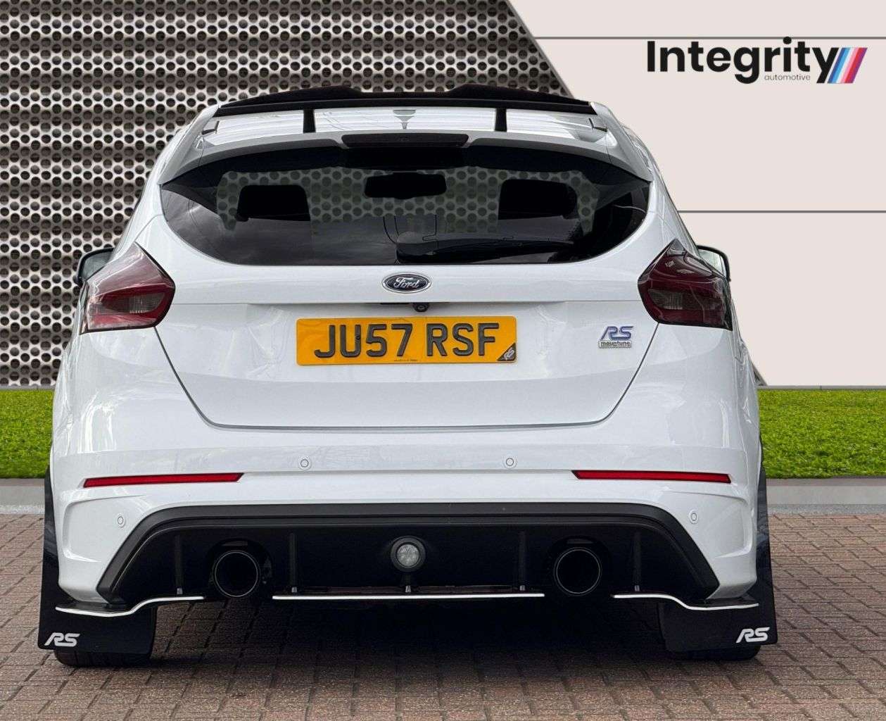 A 2017 FORD FOCUS 2.3T EcoBoost RS Hatchback 5dr Petrol Manual AWD Euro 6 (s/s) (350 ps) A 2017 FORD FOCUS 2.3T EcoBoost RS Hatchback 5dr Petrol Manual AWD Euro 6 (s/s) (350 ps)