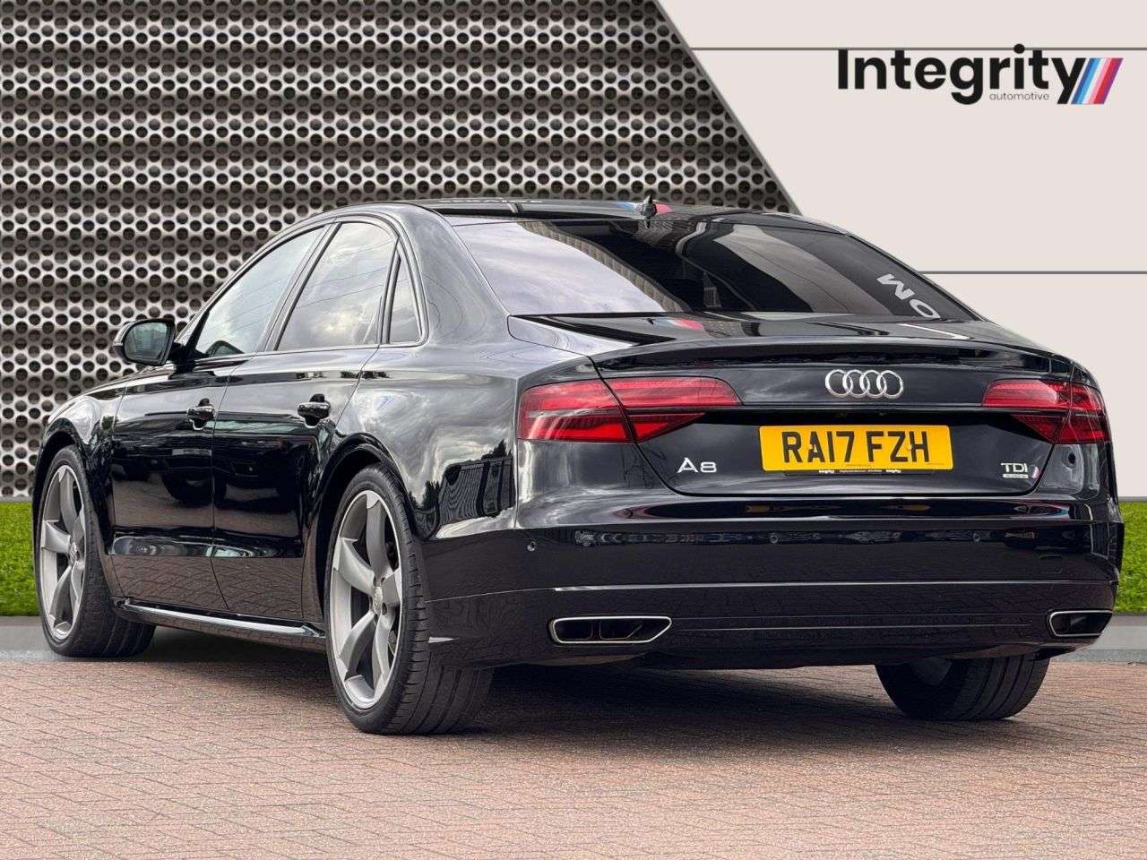 2017 AUDI A8 2017 AUDI A8
