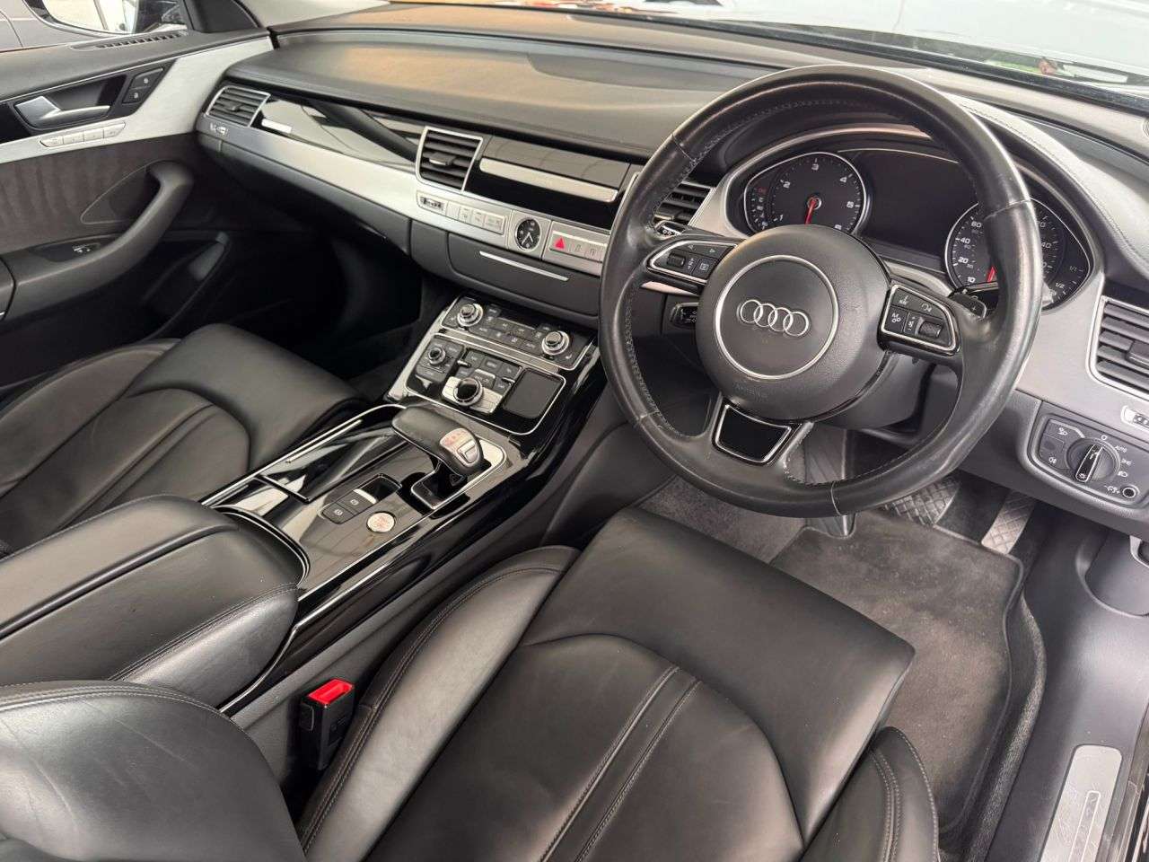 2017 AUDI A8 2017 AUDI A8