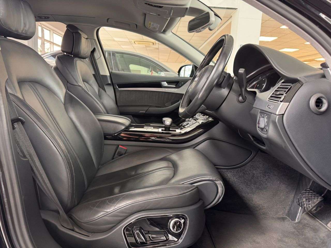2017 AUDI A8 2017 AUDI A8