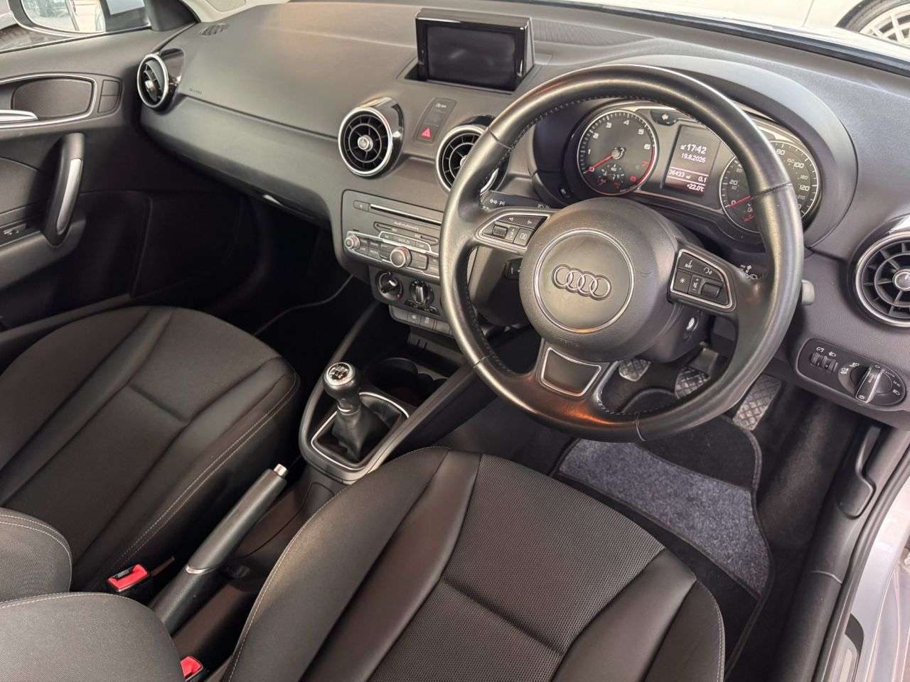 2017 AUDI A1 2017 AUDI A1