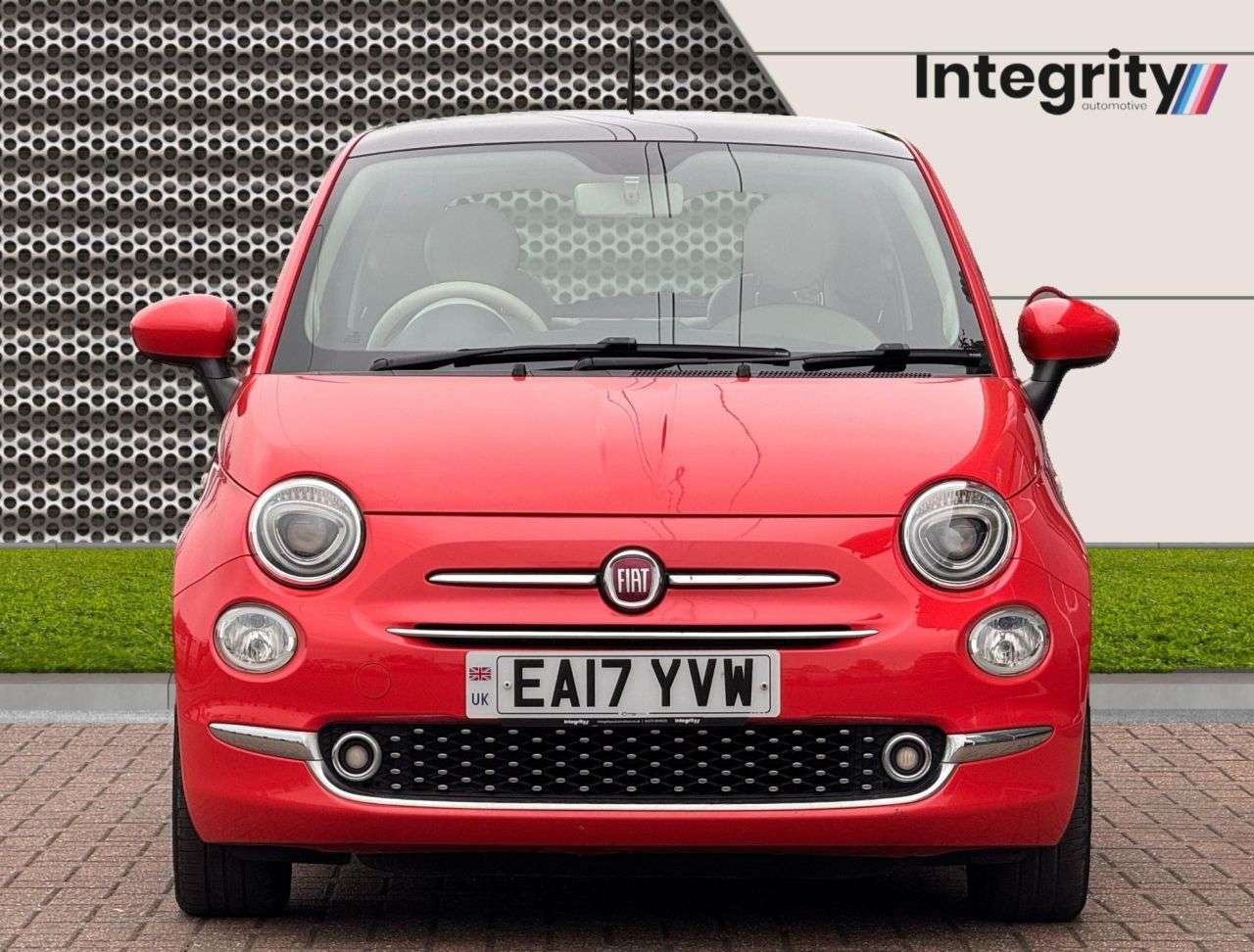 A 2017 FIAT 500 1.2 Lounge Hatchback 3dr Petrol Manual Euro 6 (s/s) (69 bhp) 7in HD Touchsc A 2017 FIAT 500 1.2 Lounge Hatchback 3dr Petrol Manual Euro 6 (s/s) (69 bhp) 7in HD Touchsc