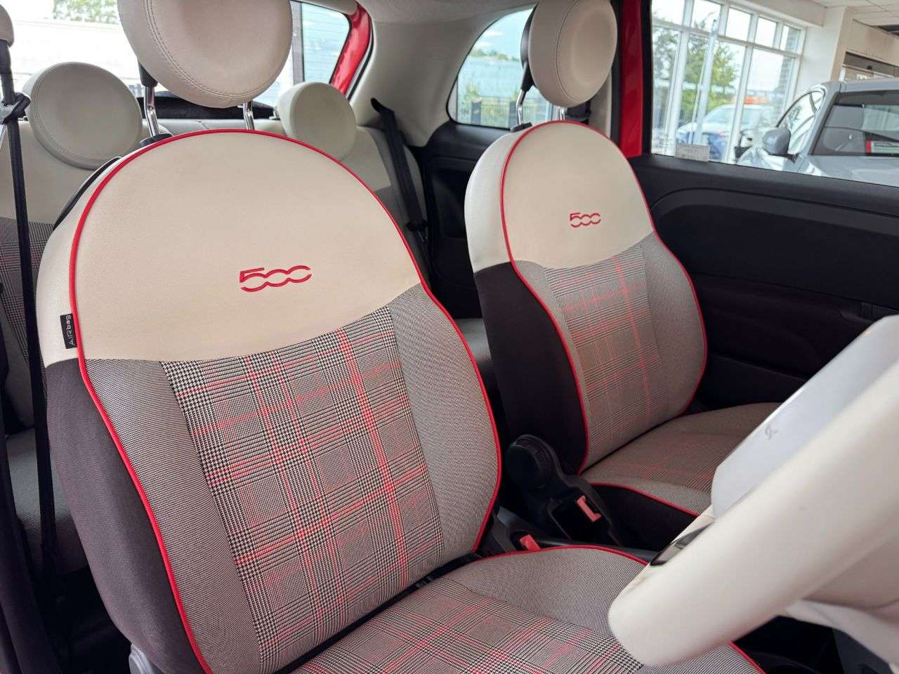 2017 FIAT 500 2017 FIAT 500